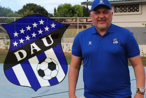 ¡Nino Valencia renuncia como DT!