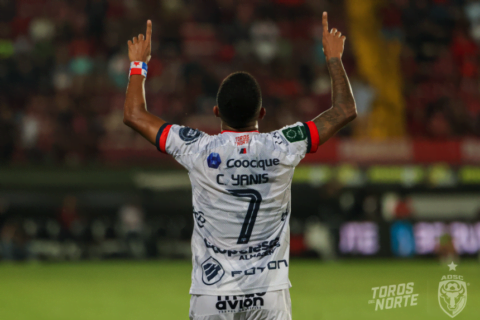 César Yanis enrachado en Costa Rica San Carlos