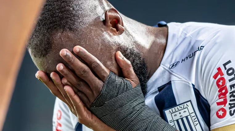 Cecilio Waterman golea y sale lesionado