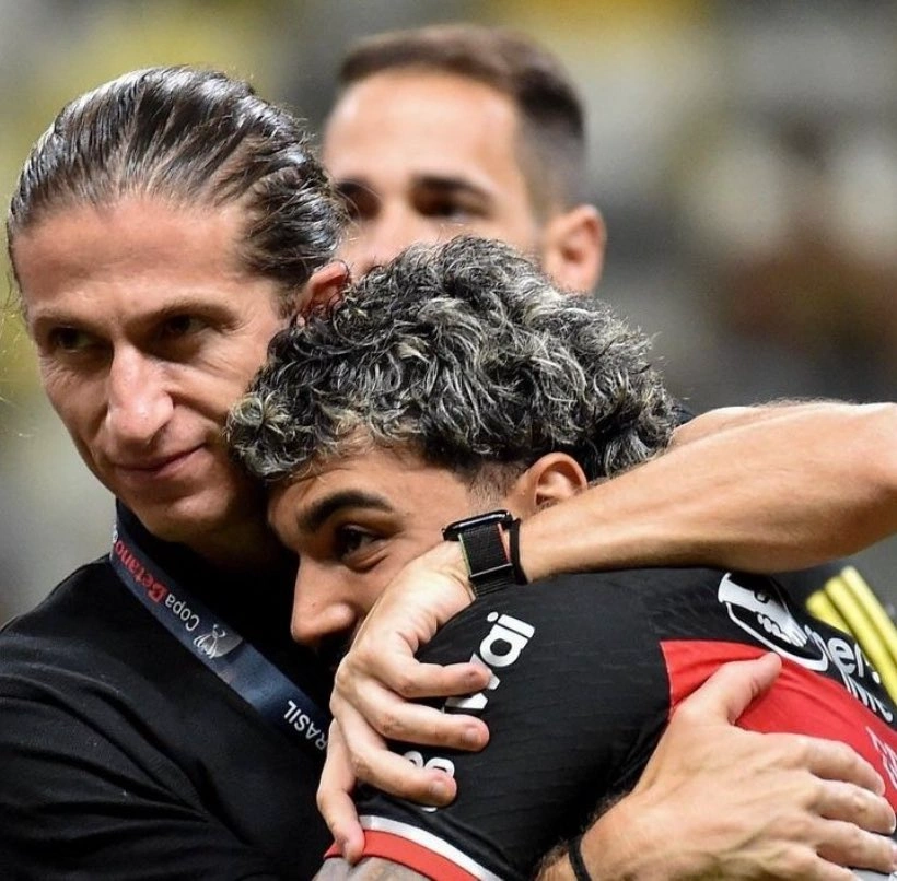 Copa do Brasil: Gabigol ha anunciado que se despedirá del Flamengo al finalizar el año Felipe Luis y Gabriel Barbosa Gabigol Flamengo Brasil