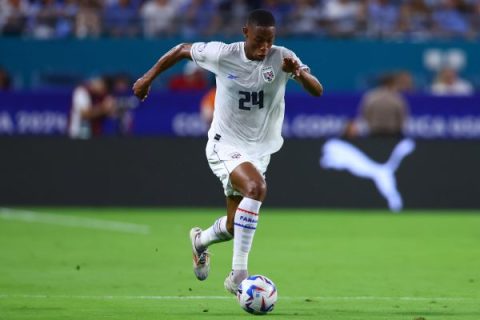 ¿Peligra el futuro de Edgardo Fariña en el fútbol europeo? Edgardo Fariña (Photo by Megan Briggs/Getty Images)