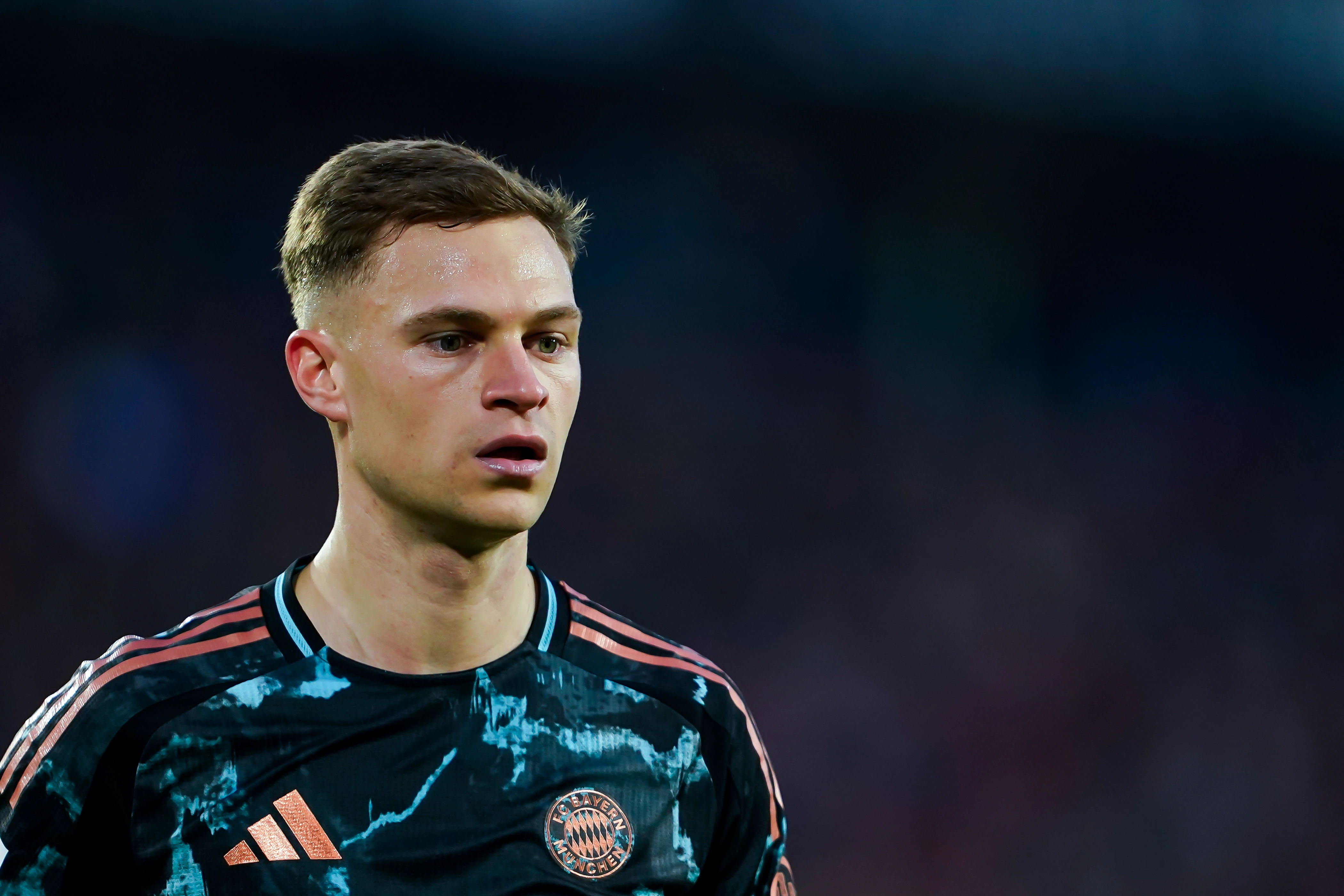 Joshua Kimmich se aleja del Bayern Múnich Joshua Kimmich (Photo by Daniela Porcelli/Getty Images)