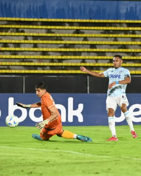 Ismael Díaz, delantero de Universidad Católica de Ecuador