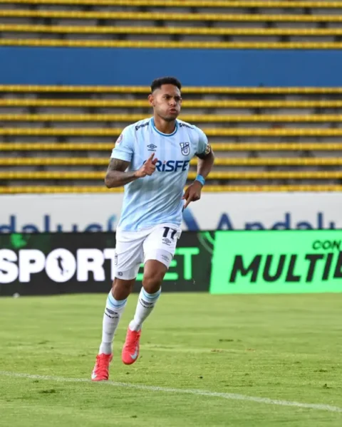 Ismael Díaz, atacante de Universidad Católica de Ecuador