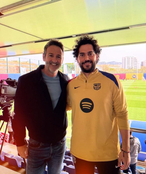 Thomas Christiansen visita al FC Barcelona de Hansi Flick Thomas Christiansen y Guillem Escriu