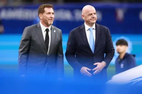 Alejnadro Domínguez y Gianni Infantino (Photo by Hector Vivas/Getty Images)