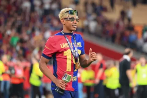 Lamine Yamal le manda un "dardo" al Real Madrid Lamine Yamal (Photo by Fran Santiago/Getty Images)