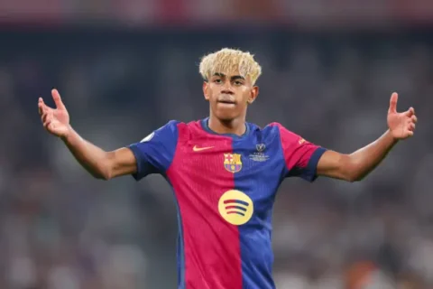 Lamine Yamal (Photo by Fran Santiago/Getty Images)