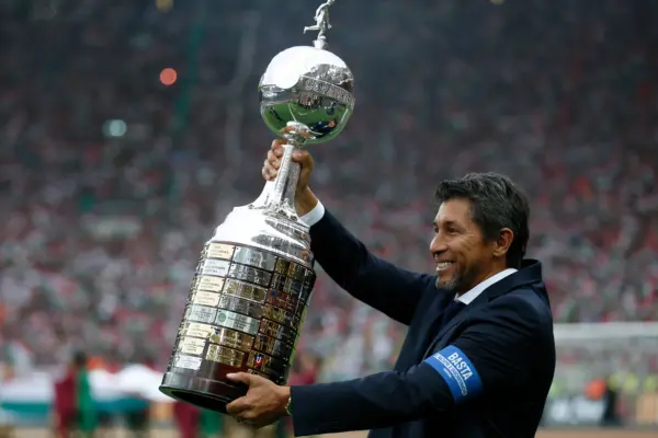 Trofeo Copa Libertadores (Photo by Ricardo Moreira/Getty Images)