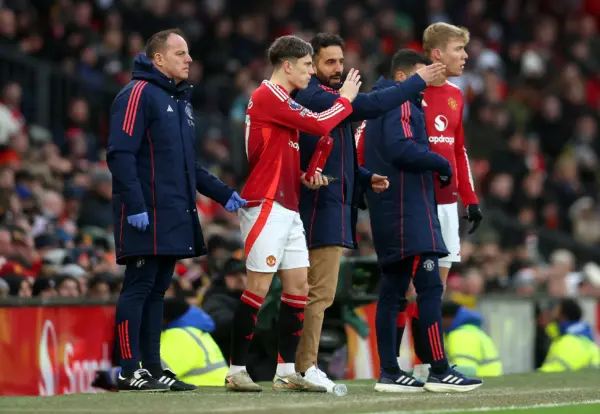 Ruben Amorim y Alejandro Garnacho (Photo by Nathan Stirk/Getty Images)