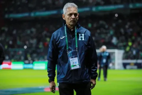 Reinaldo Rueda, DT de Honduras (Photo by Manuel Velasquez/Getty Images)