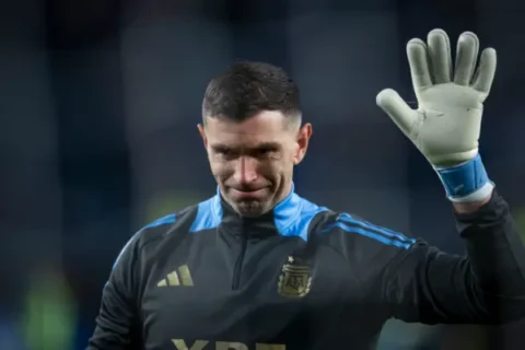 Emiliano Martínez (Photo by Ira L. Black/Getty Images)