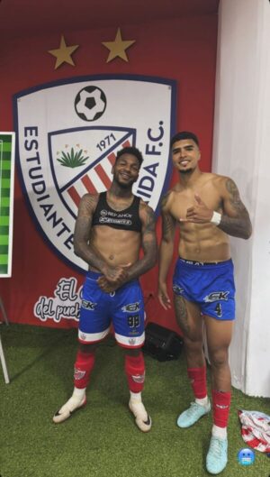 El panameño Omar Browne, anota un golazo y lidera la victoria de Estudiantes de Mérida Omar Browne