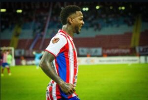 El panameño Omar Browne, anota un golazo y lidera la victoria de Estudiantes de Mérida Omar Browne