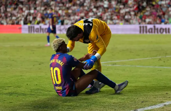 Lamine Yamal se perderá el debut del Barcelona en Champions (Photo by Angel Martinez/Getty Images)